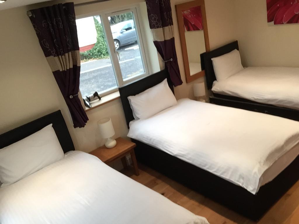 Redhill  The Lodge מראה חיצוני תמונה